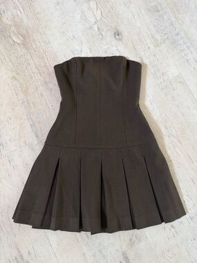 Wilfred Strapless Pleated Mini Dress in Dark Brown
